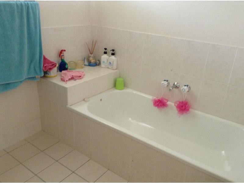 34 Laura Anne Drive, Windaroo QLD 4207