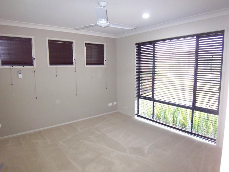 4 Raynuha Court, Ormeau QLD 4208