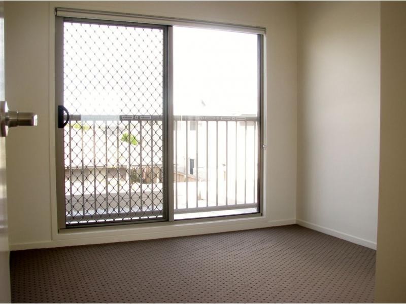 22 La Savina Drive, Coombabah QLD 4216