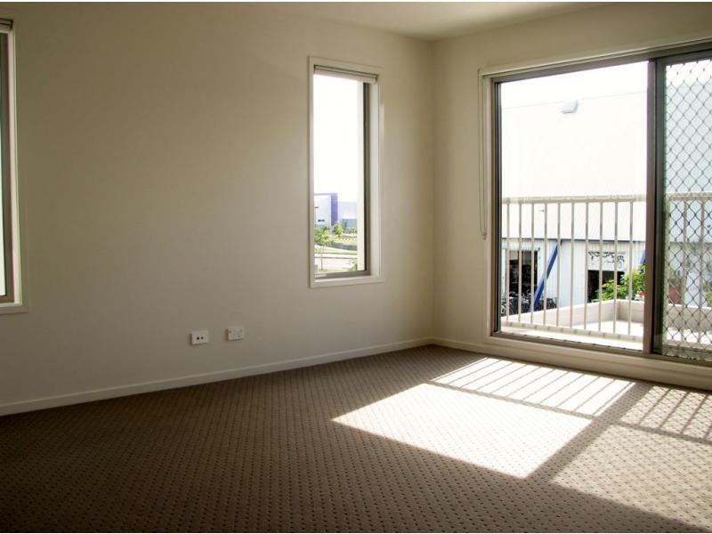 22 La Savina Drive, Coombabah QLD 4216