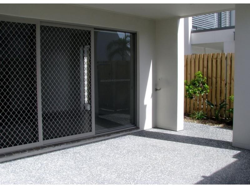 22 La Savina Drive, Coombabah QLD 4216