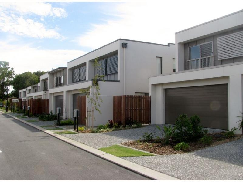 22 La Savina Drive, Coombabah QLD 4216