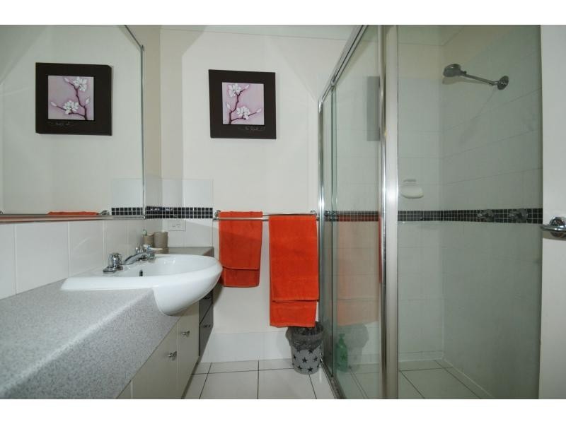 2/1 Mocha Way, Pimpama QLD 4209