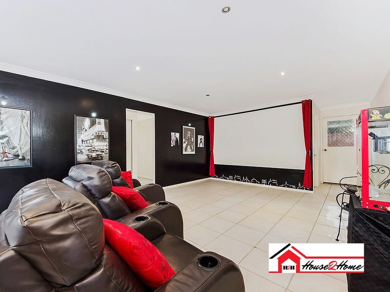 18 Sir Charles Holm Drive, Ormeau Hills QLD 4208