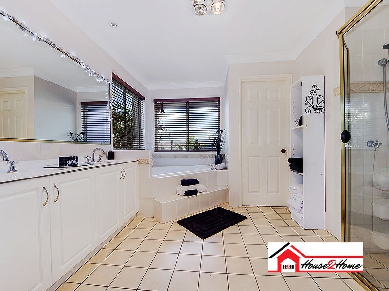 18 Sir Charles Holm Drive, Ormeau Hills QLD 4208