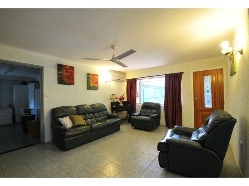 19 Station Road, Loganlea QLD 4131