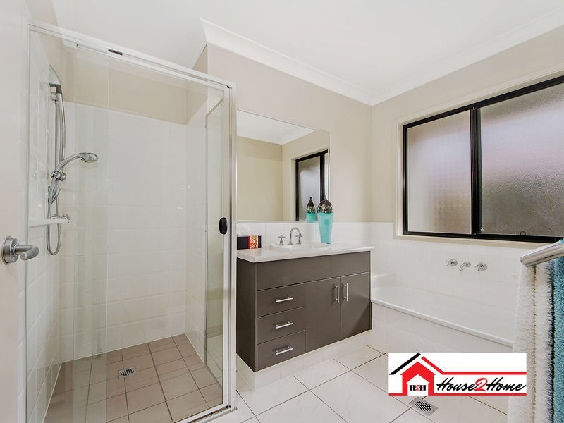 9 Strathburn Crescent, Ormeau QLD 4208