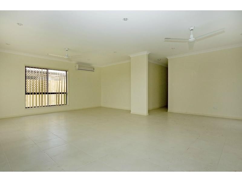 1/19 Summerlea Crescent, Ormeau QLD 4208