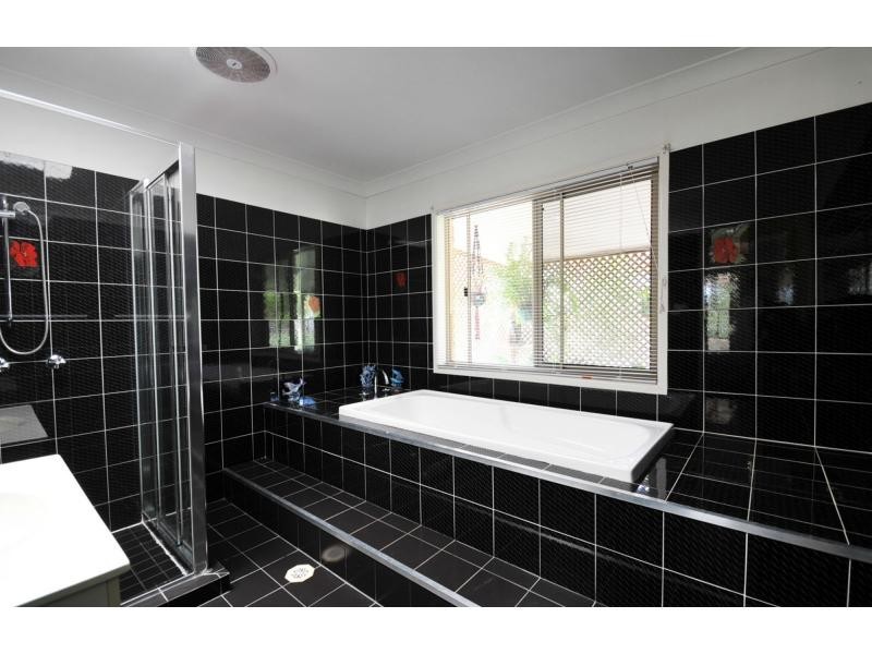 31 Sears Road, Yatala QLD 4207
