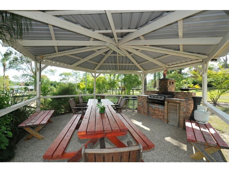 31 Sears Road, Yatala QLD 4207
