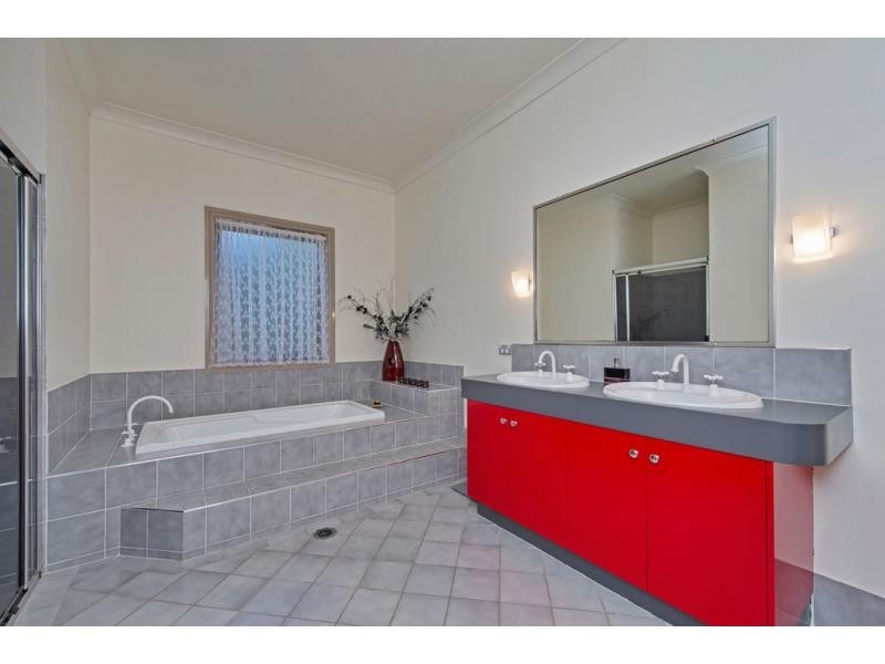 6 Enkleman Road, Yatala QLD 4207