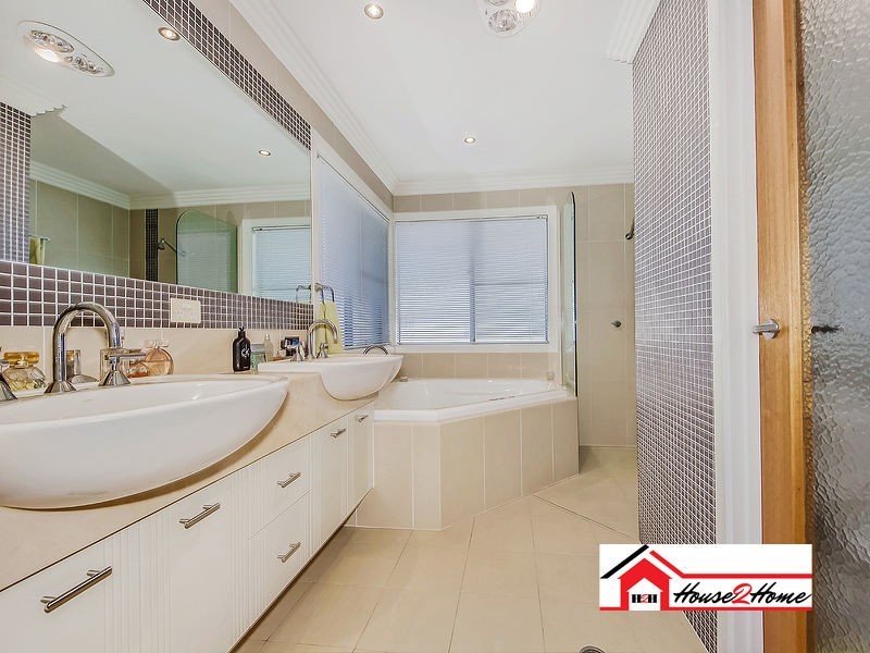 11 Peachester Close, Ormeau QLD 4208