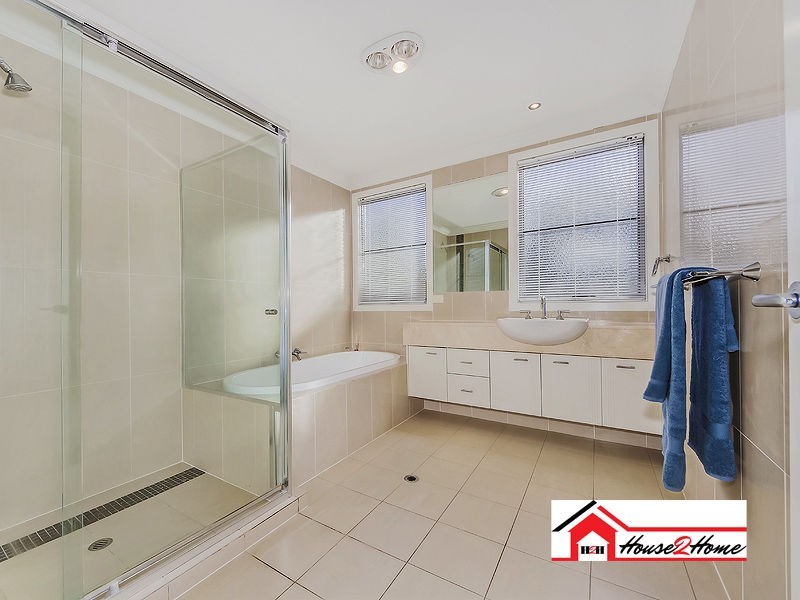 11 Peachester Close, Ormeau QLD 4208