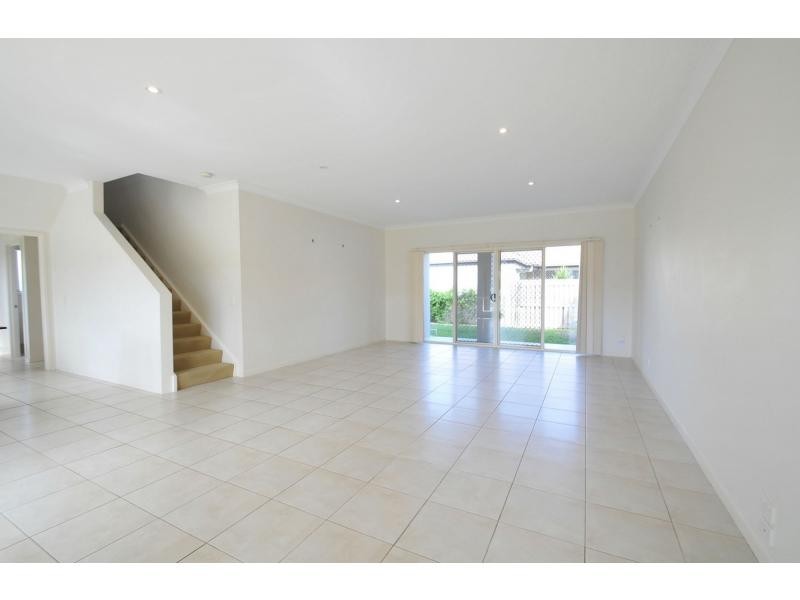 1/1 Sueinnes Street, Eagleby QLD 4207