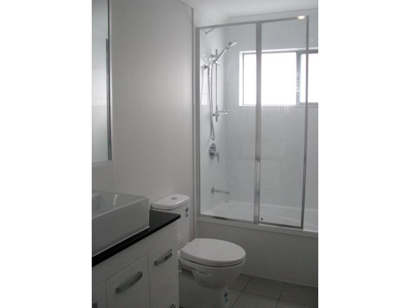 28/177 Central Street, Labrador QLD 4215