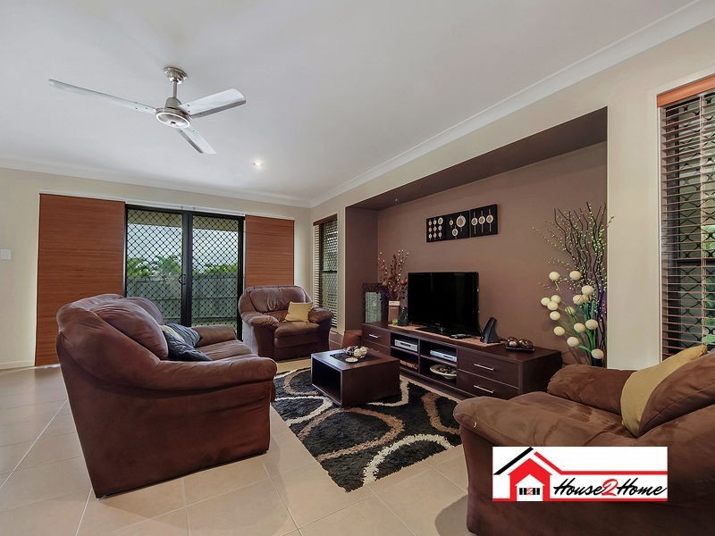 12 Emmaville Crescent, Ormeau QLD 4208