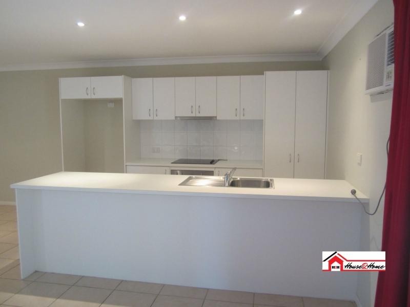 182 Mt Warren Park Boulevard, Mount Warren Park QLD 4207