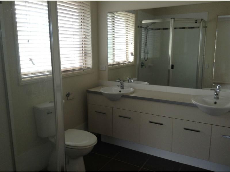 84 Ormeau Ridge Road, Ormeau Hills QLD 4208
