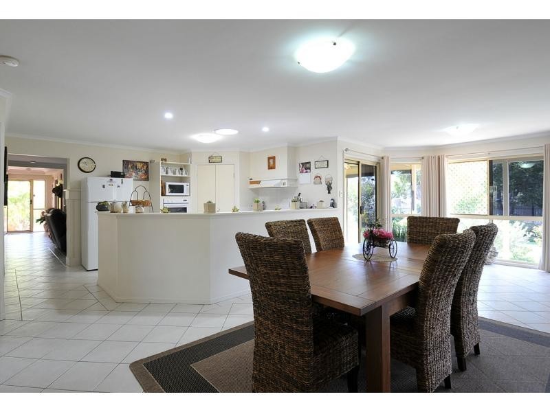 2 Shaw Court, Norfolk Village, Ormeau QLD 4208