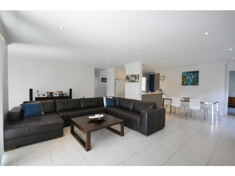 27 Rosabrook Crescent, Ormeau QLD 4208