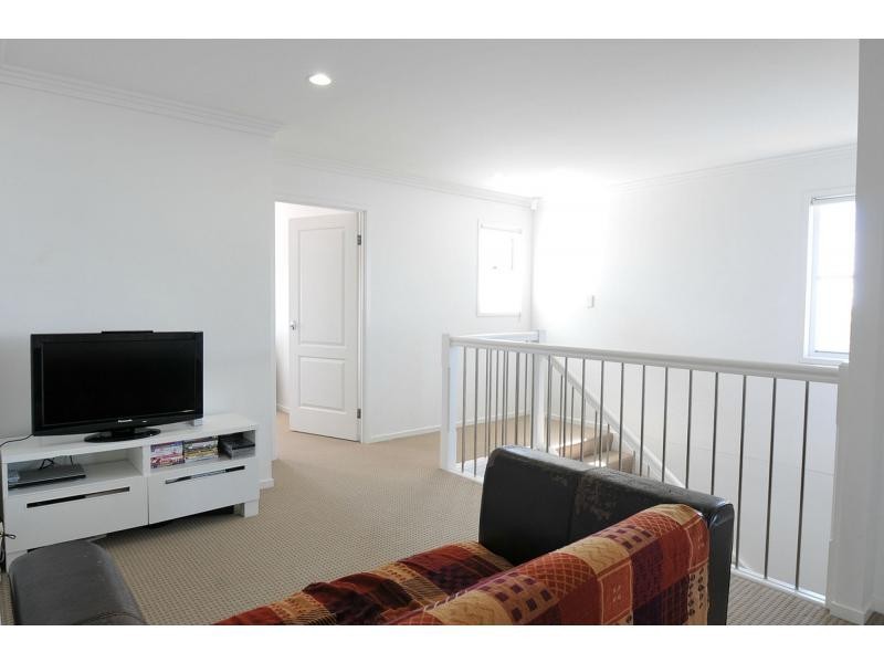 27 Rosabrook Crescent, Ormeau QLD 4208