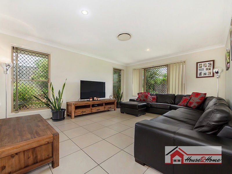 27 Penneshaw Crescent, Ormeau QLD 4208