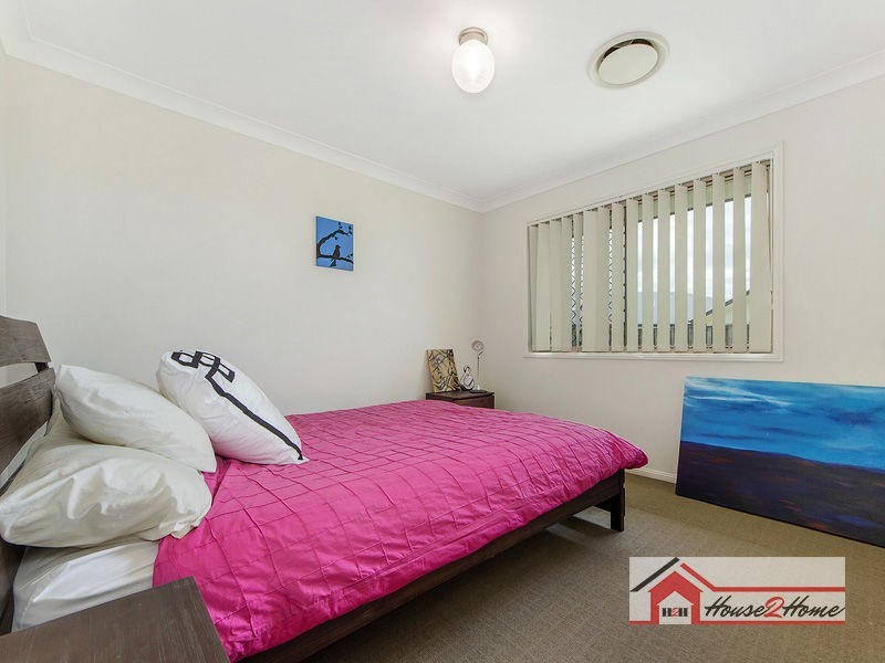 27 Penneshaw Crescent, Ormeau QLD 4208