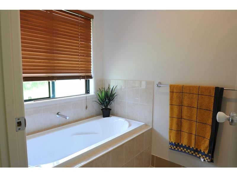 2/2-4 Monza Street, Beaudesert QLD 4285