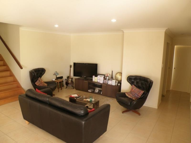 11 Paris Parade, Ormeau QLD 4208