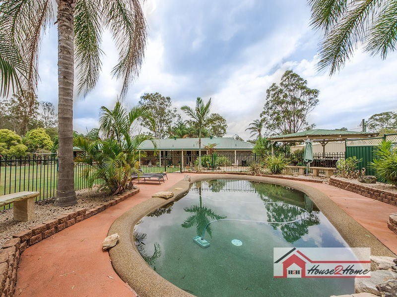 31 Sears Road, Yatala QLD 4207