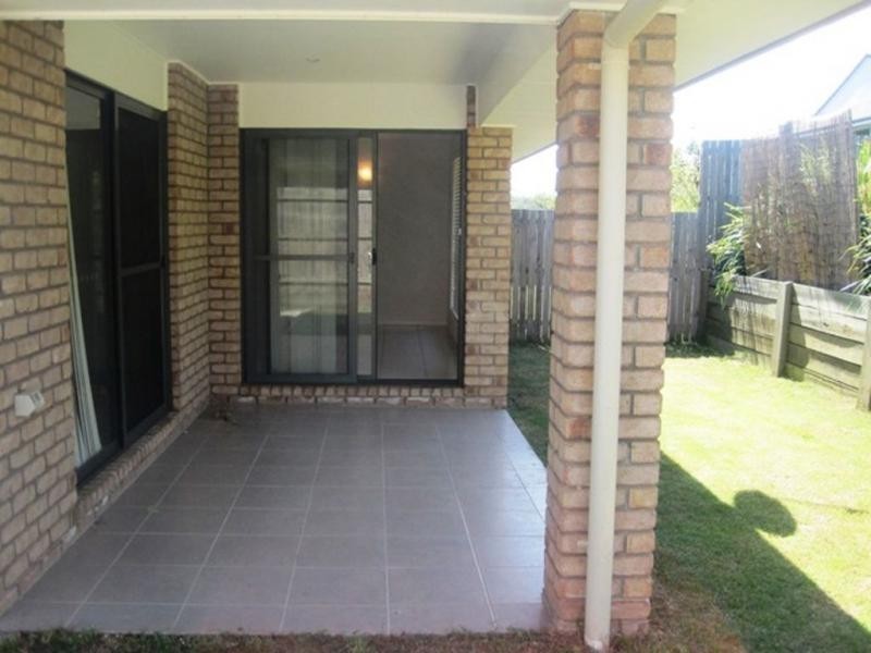 2/28 Cranberrie Crescent, Pimpama QLD 4209