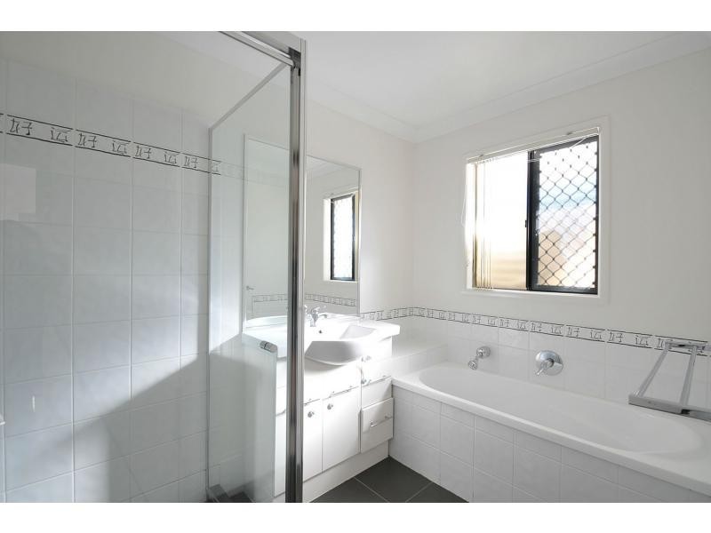 7 Yarwood Crescent, Ormeau Hills QLD 4208