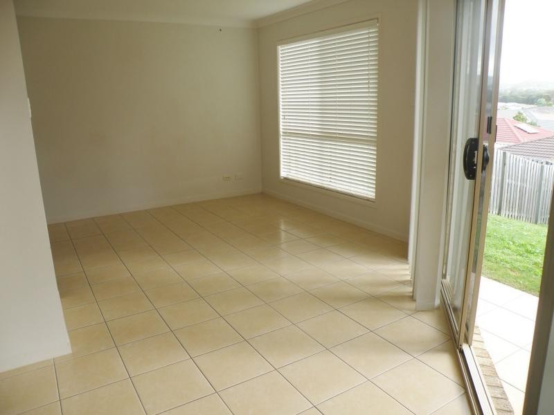 2/25 Cranberrie Crescent, Pimpama QLD 4209