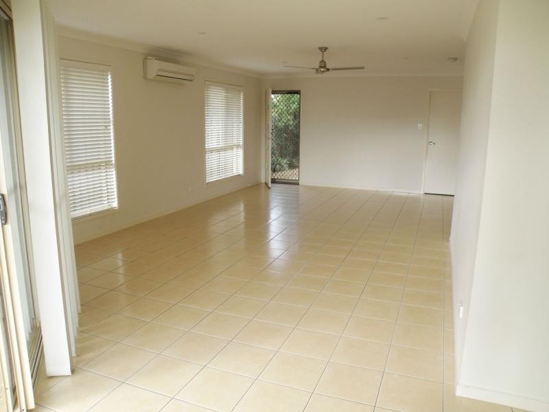 2/25 Cranberrie Crescent, Pimpama QLD 4209