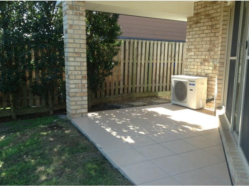 2/25 Cranberrie Crescent, Pimpama QLD 4209