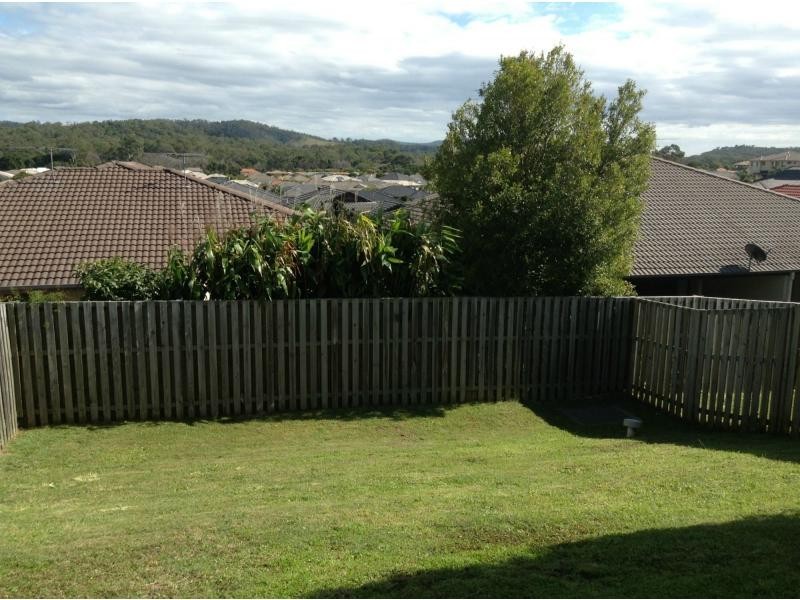 2/25 Cranberrie Crescent, Pimpama QLD 4209