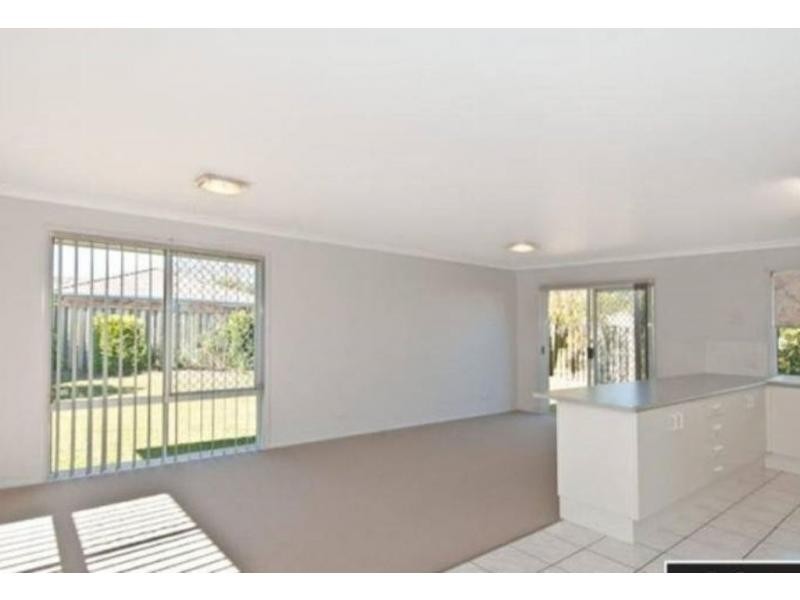 16 Susan Godfrey Drive, Windaroo QLD 4207