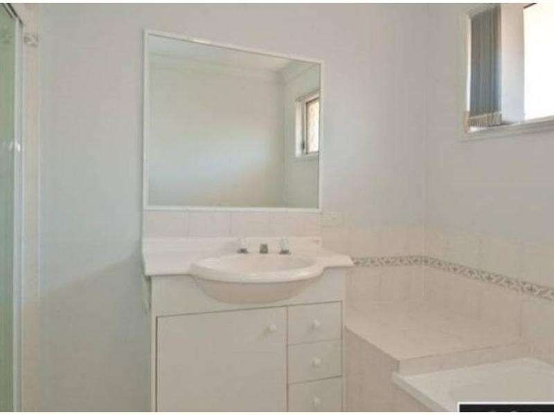 16 Susan Godfrey Drive, Windaroo QLD 4207