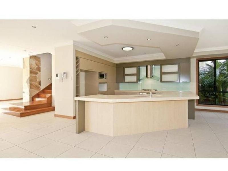 11 The Avenue, Windaroo QLD 4207