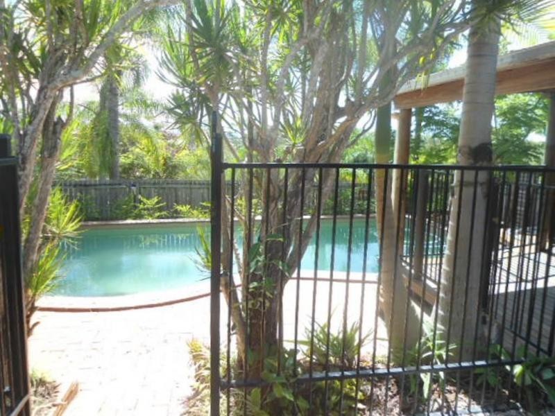 37 Leighton Drive, Edens Landing QLD 4207