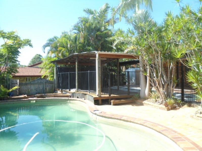37 Leighton Drive, Edens Landing QLD 4207