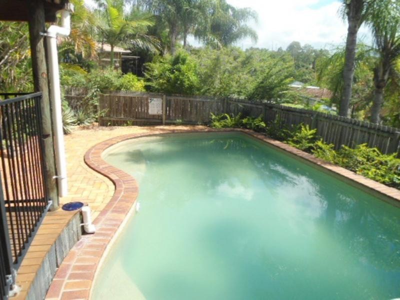 37 Leighton Drive, Edens Landing QLD 4207