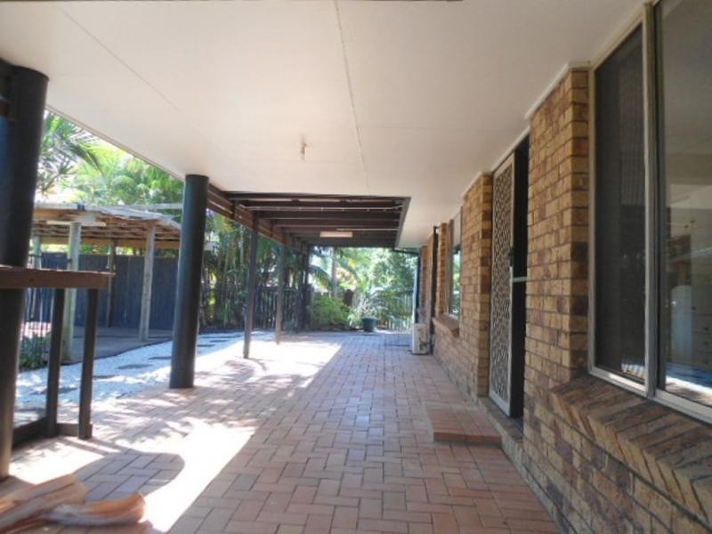 37 Leighton Drive, Edens Landing QLD 4207