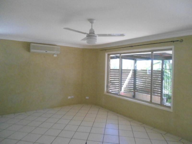 37 Leighton Drive, Edens Landing QLD 4207