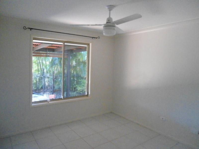 37 Leighton Drive, Edens Landing QLD 4207