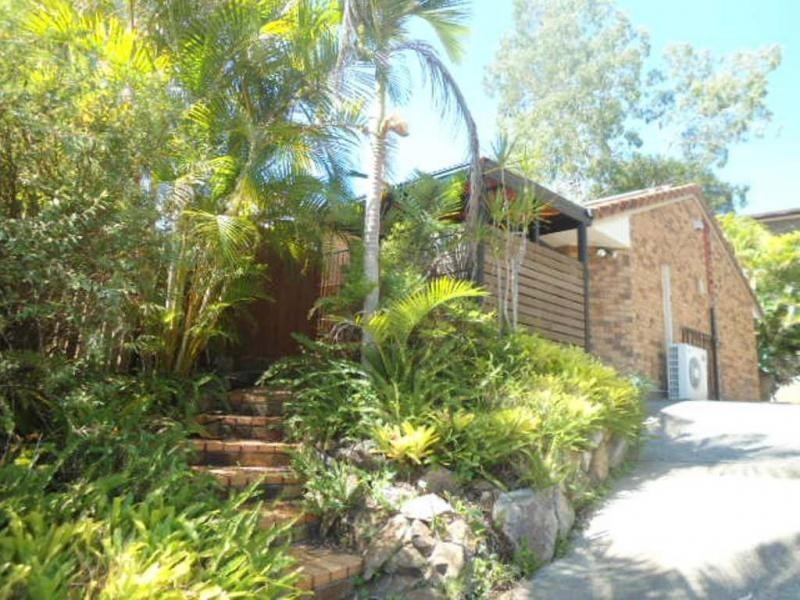 37 Leighton Drive, Edens Landing QLD 4207