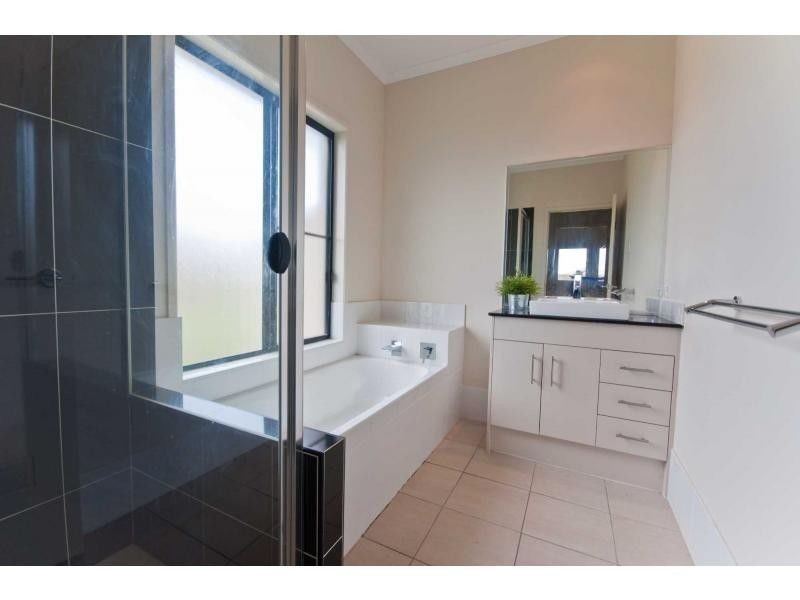 21 Rosabrook Crescent, Ormeau QLD 4208