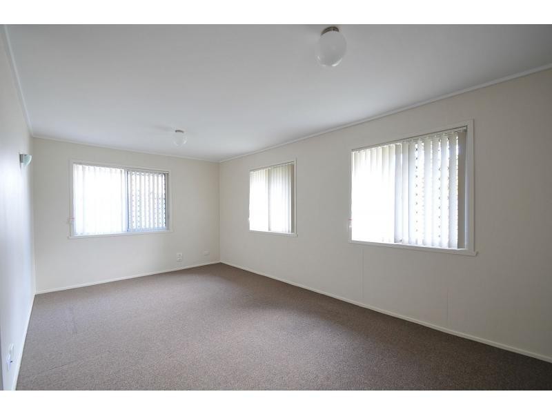 4 Hughes Street, Eagleby QLD 4207