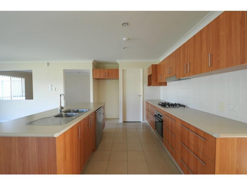 8 Kilkivan Drive, Ormeau QLD 4208