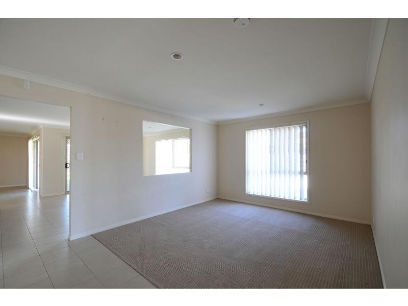 8 Kilkivan Drive, Ormeau QLD 4208